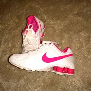 Nike white and pink shox